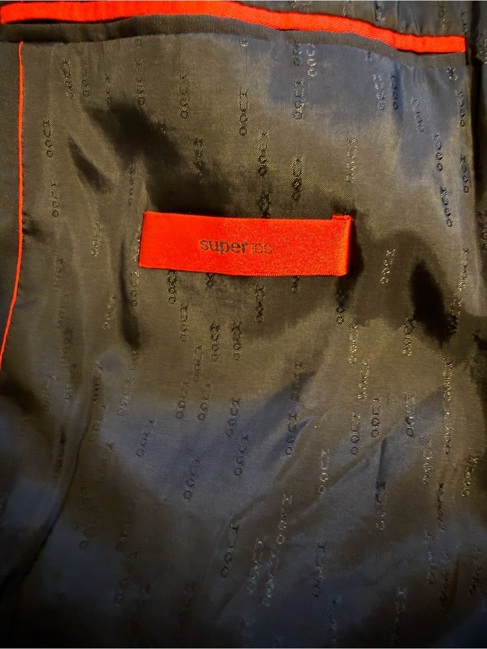 Hugo Boss Super100 Men's Black Two-Button Suit (jacket and pants) 40R - Picture 3 of 7